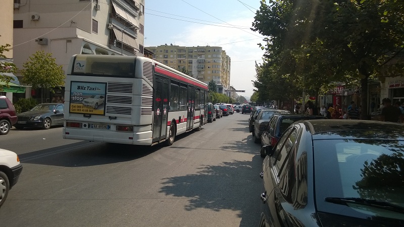 Trafik i rënduar në rrugët e Durrësit, kaos në kryqëzime