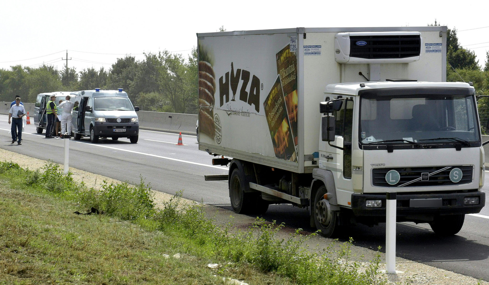 Vdekja tragjike e 71 emigrantëve në kamion, arrestohen 4 persona