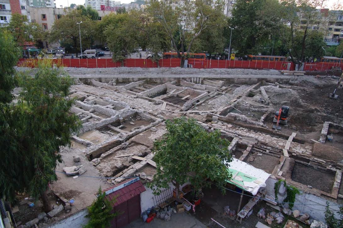 Lagjja 11 e Durrësit, fati i ndryshëm i zbulimeve arkeologjike (Foto)