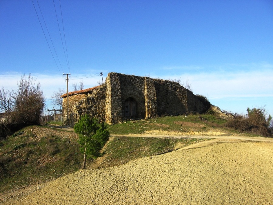 Bllokohet porta kryesore e kalasë së Ishmit, hyrja vetëm nga muret (foto)