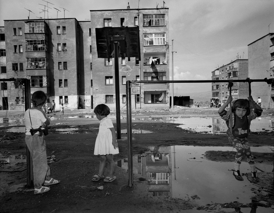 Viti i mbrapshte ’97, fotot e rralla nga fotoreporteri i huaj