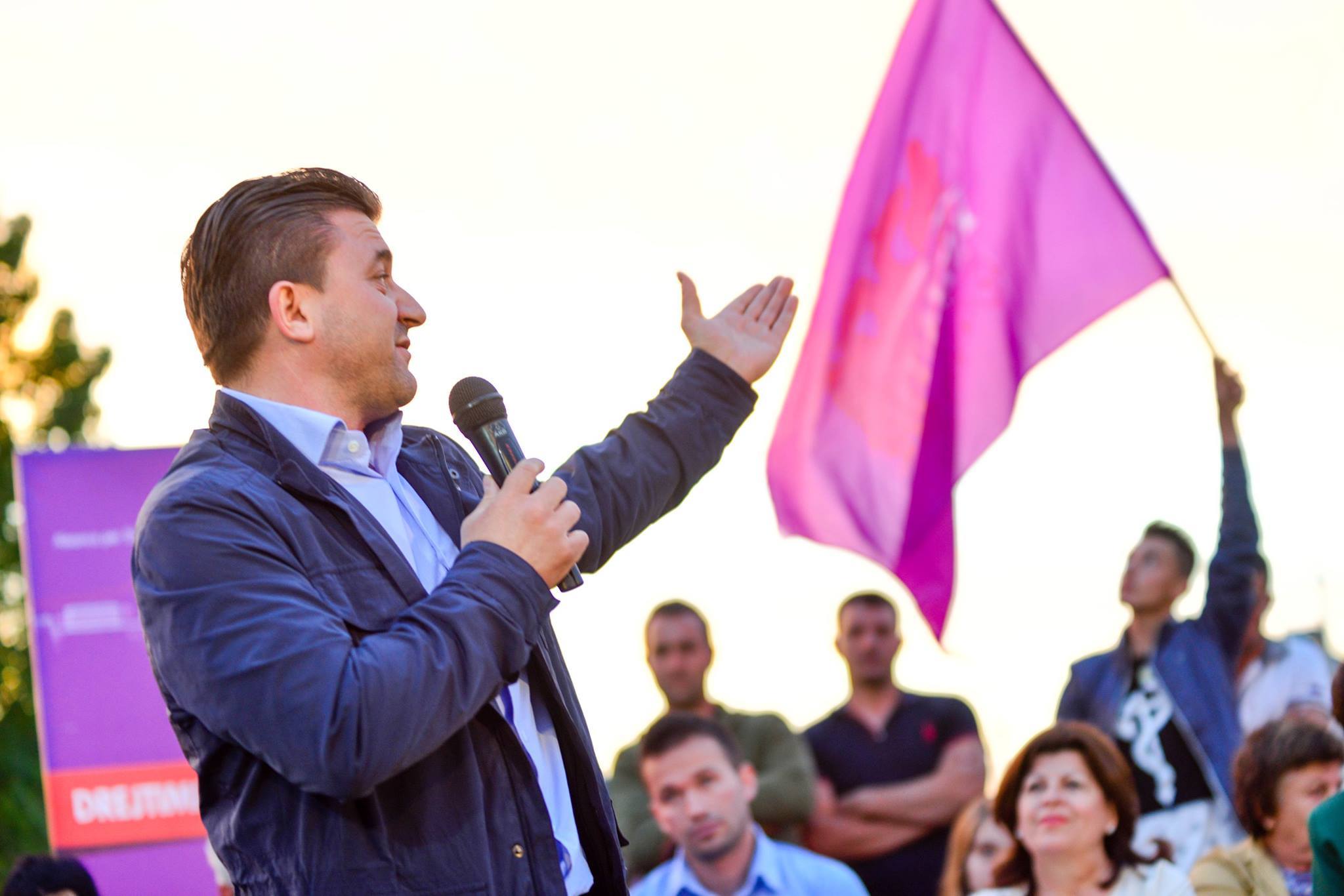 Elvis Rroshi shkon në prokurori, tendera që i bënë 230 mijë euro dëm