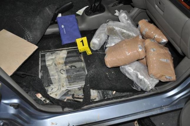 Kapen me drogë dhe arsenal armësh, pranga 3 personave