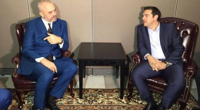 Aleksis Tsipras takohet me Ramën: Të zgjidhim çështjet pezull