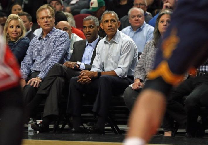 Obama në stadium për të mbështetur Chicago Bulls (foto)