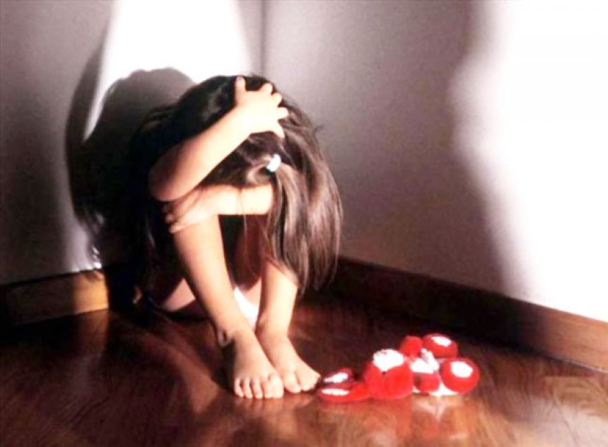 Pranga xhaxhait nga Shijaku, abuzoi seksualisht me mbesën 10 vjeçe