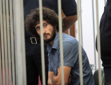 Tifozët presion policisë: Deri në 18:00 të lirohet Ballisti!