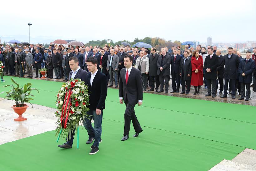 Basha feston Pavarësinë dhe Çlirimin: Liria është e paplotë nga tirania e varfërisë