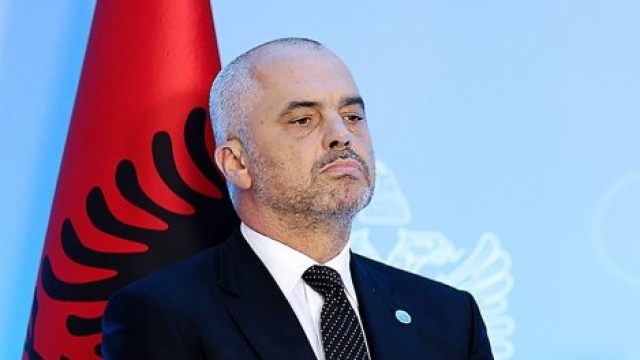 Edi Rama, kritika socialistëve: Mos punësoni kushërinjtë