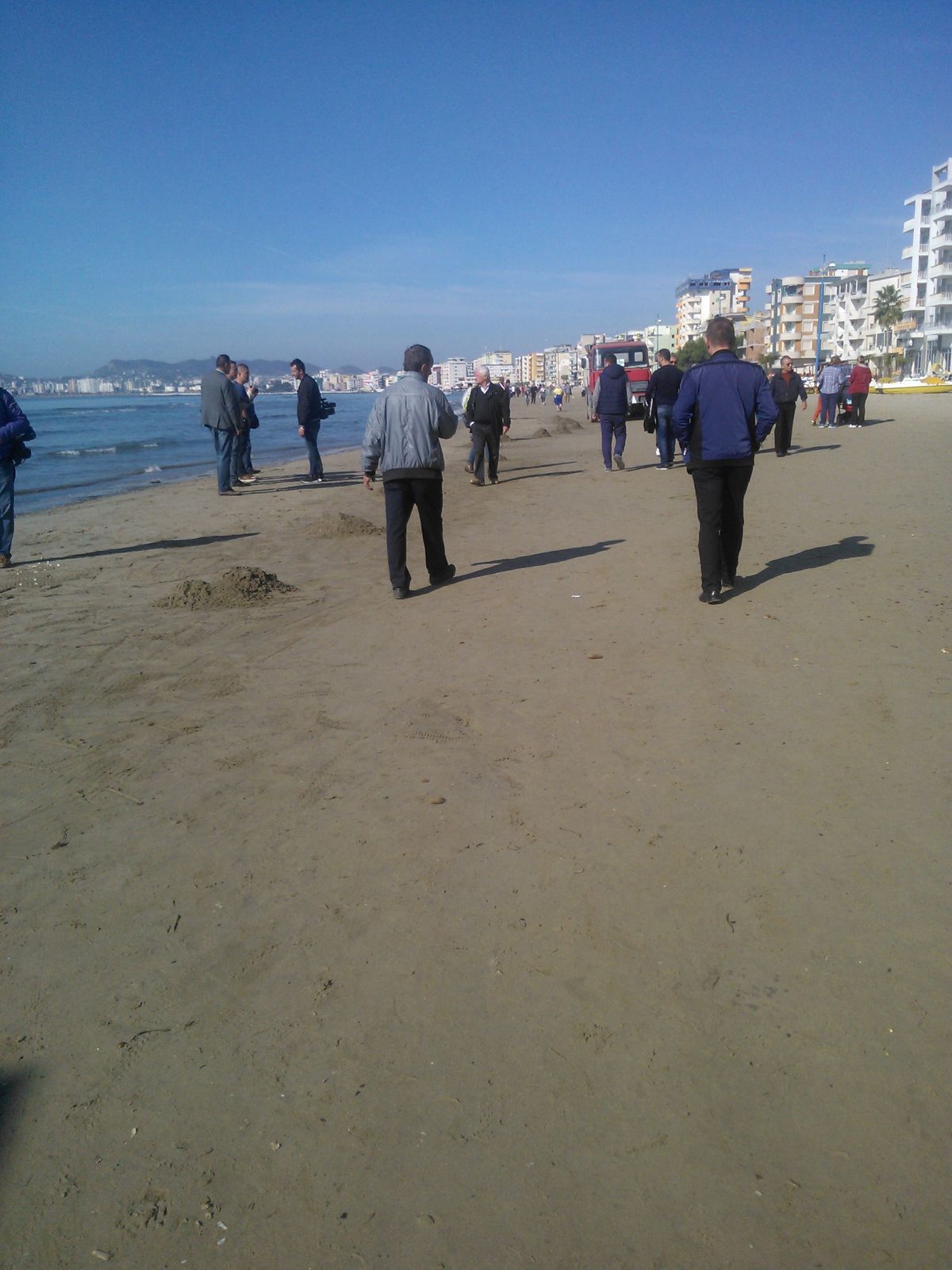 Qytetarët e Durrësit, apel të fortë shtetit: Na kanë përdhunuar bregun (Video)