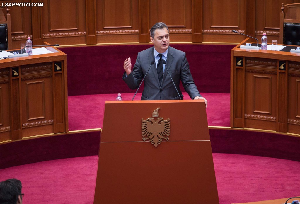 Në Shqipëri shkon në burg si Shofer, si Klient apo si Fukara. Si Deputet, nuk shkon askush