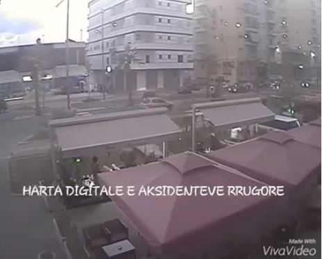 Video e rëndë/ Shoferi përplas dy kalimtarë në Durrës dhe ia mbath