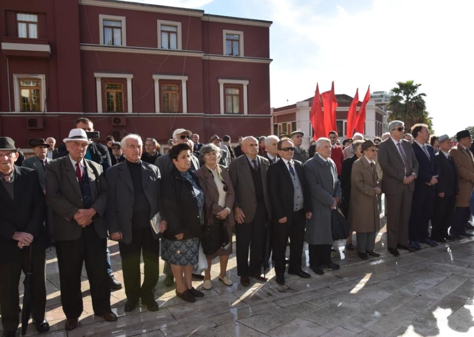 Përkujtohet 103-vjetori i ngritjes së flamurit në Durrës (Video)