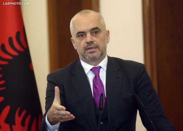 Tërbohet Rama, në mbledhjen 2-minutëshe shkarkon drejtorët në dogana