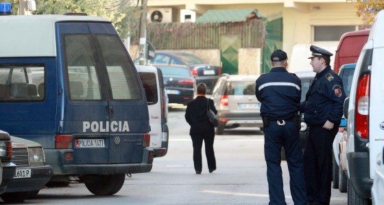 Tiranë, ekzekutohet 1 person në restorant, 1 tjetër plagoset