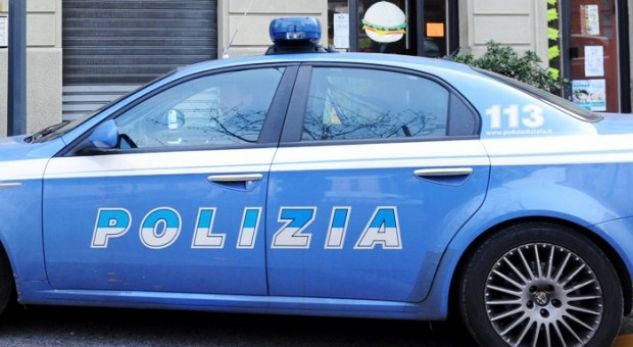 Shqiptari i kthen italianit çantën që ia kishin grabitur