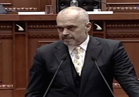 Enigma/ A ishte veshur Rama me antiplumb mbrëmë në parlament?