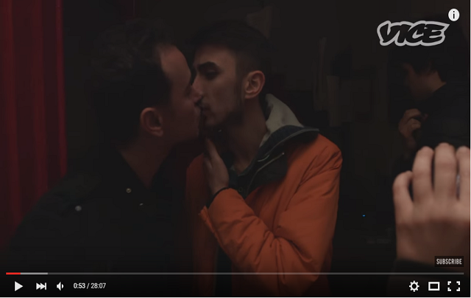 Video/ Dokumentari grek: Të jesh &#8220;gay&#8221; në Shqipërinë homofobike!