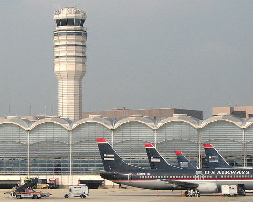 Frikë në ajër për ministrin e Drejtësisë, avioni ulet në Vjenë