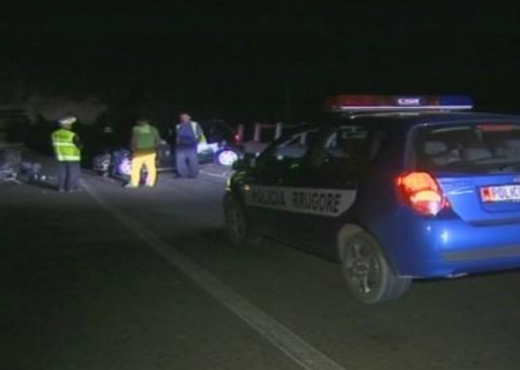 Aksident në dalje të Durrësit, përmbyset trajleri, bllokohet autostrada