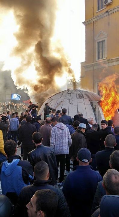 Pas gjobës nga Veliaj, reagon PD: Flaka do të arrijë te ty