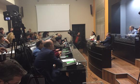 Rritja e çmimit të ujit, ja debati në Këshillin Bashkiak të Durrësit (Video)