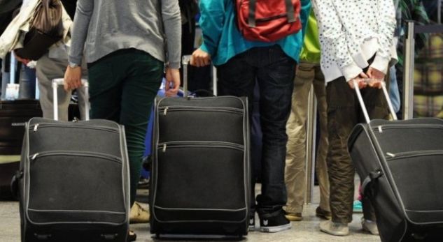 45 mijë shqiptarë festojnë vitin e ri në kampe azili