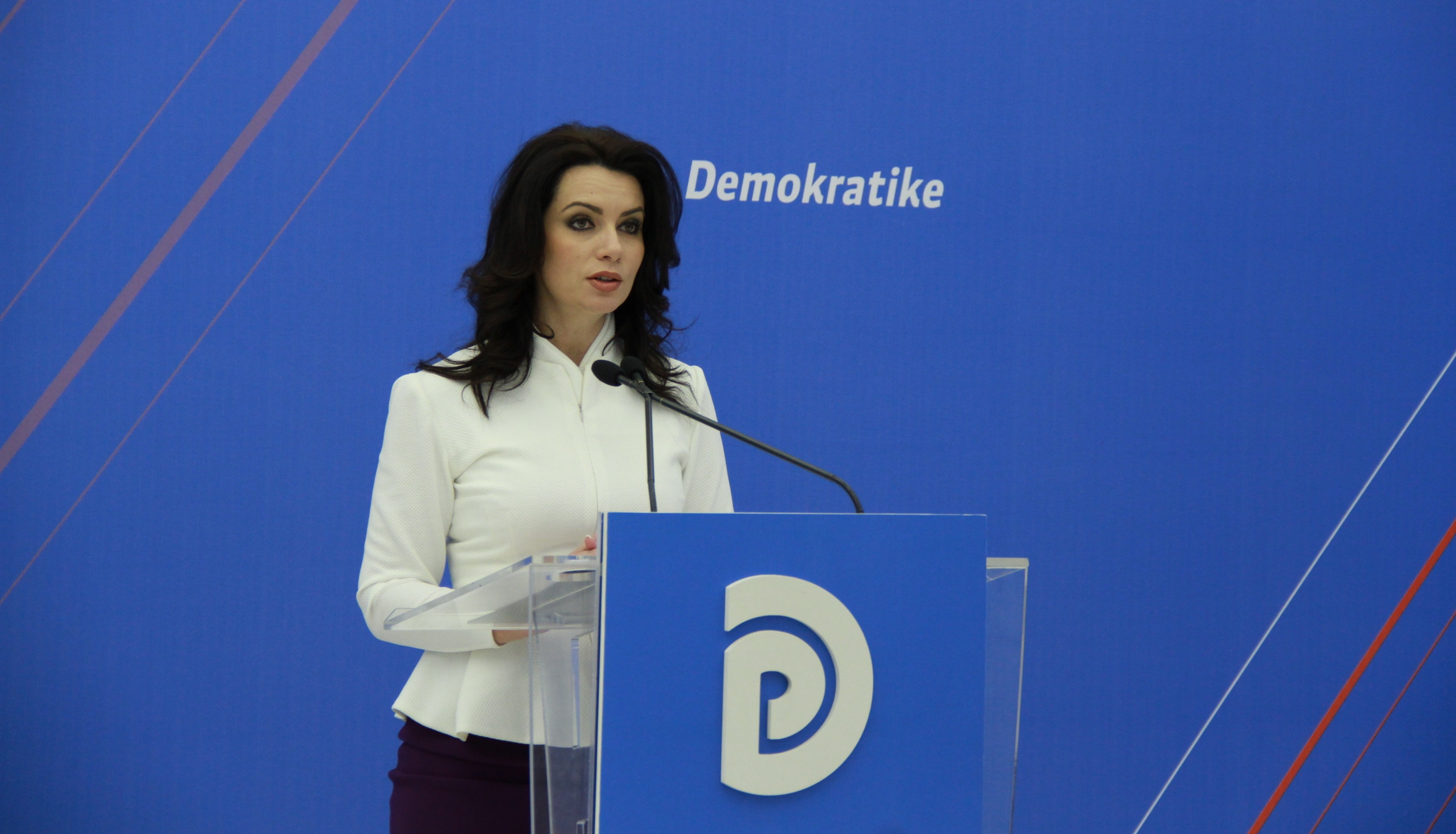 Grida Duma: Shqiptarët kanë prekur fundin nga varfëria