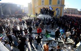 Lirohen 5 protestuesit e opozitës