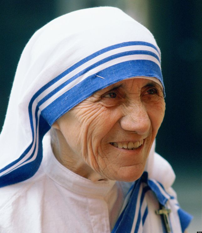 Video/ Nënë Tereza duke folur serbisht, debate për prejardhjen