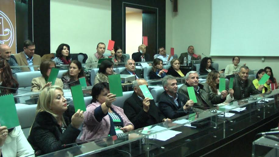 Biznesi akuzon Bashkinë e Durrësit: Paketa fiskale e 2016, u miratua në mungesë të plotë transparence!