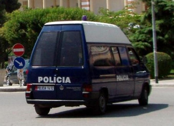 Godet policin rrugor, arrestohet 33-vjeçari