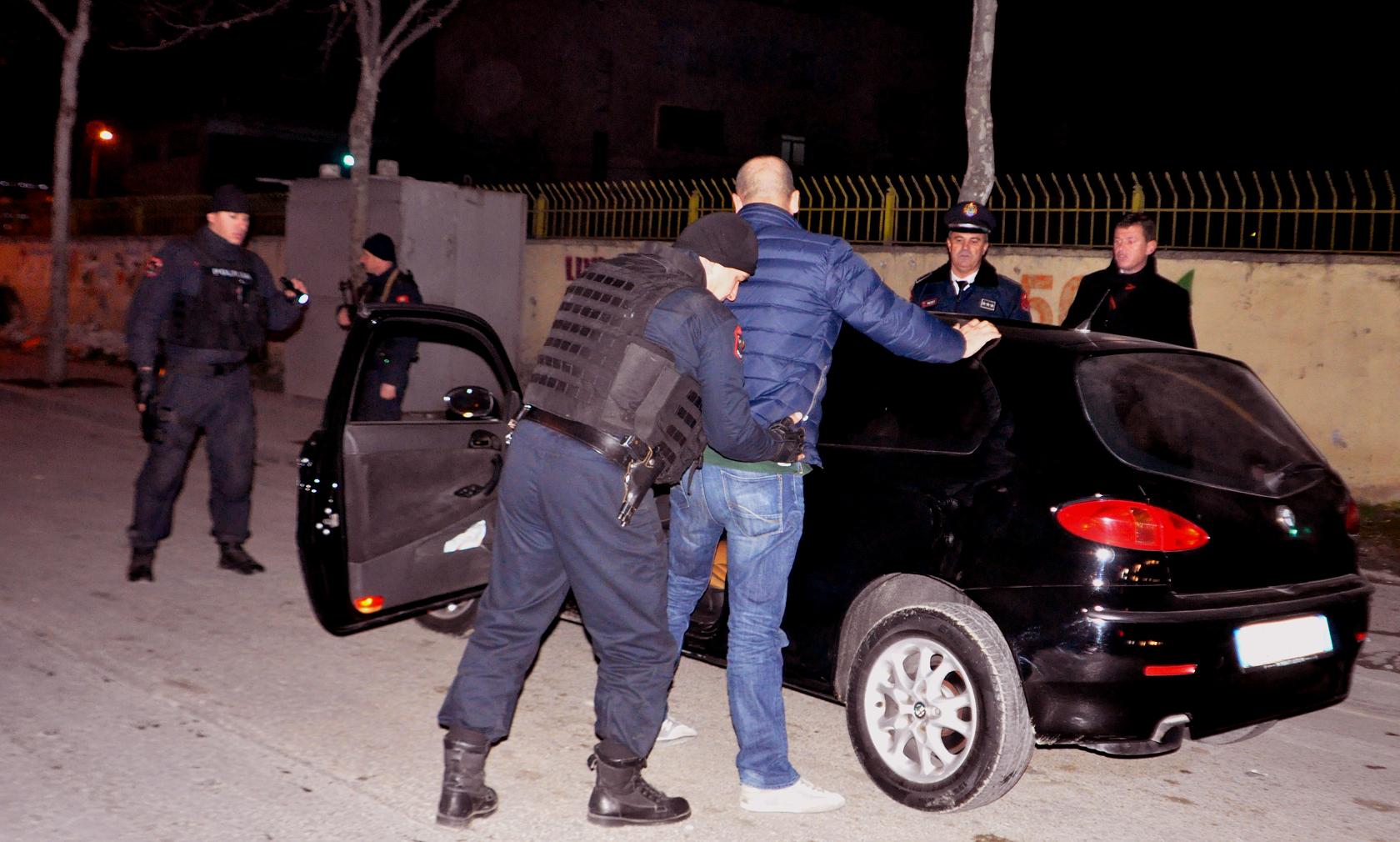 Nata e ndërrimit të viteve, policia kontrolle për shoferët e dehur