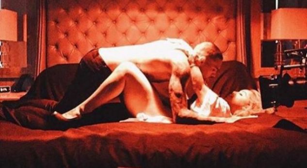 Rita Ora në shtrat me Chris Brown?