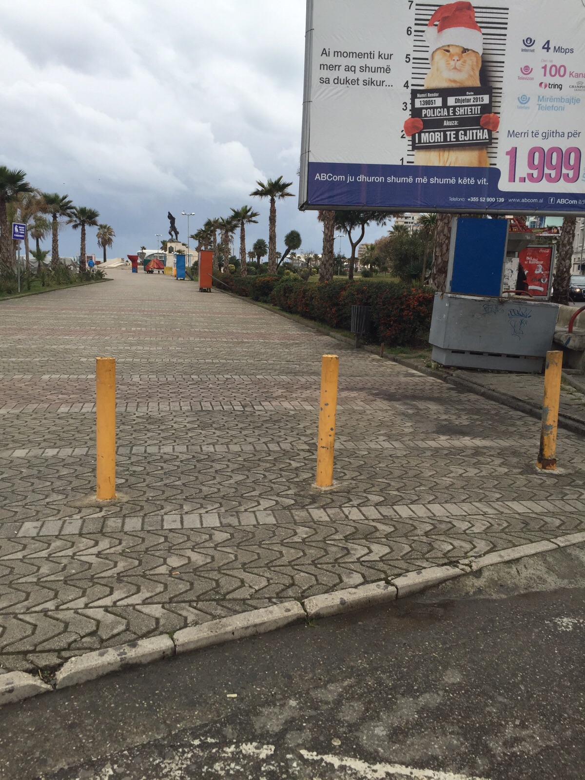 Durrsakët “ngujohen” pas festave nga moti i keq (Foto)