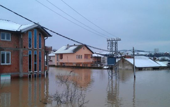 Kosovë, pesë komuna nën pushtetin e ujit