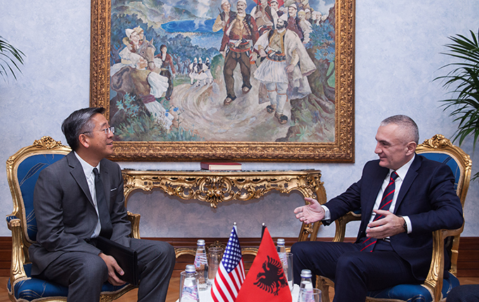 Reforma në drejtësi, ambasadori Lu tre orë takim me Metën