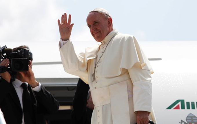 “Emri i Zotit është Mëshirë”, del në treg libri i Papa Françeskut