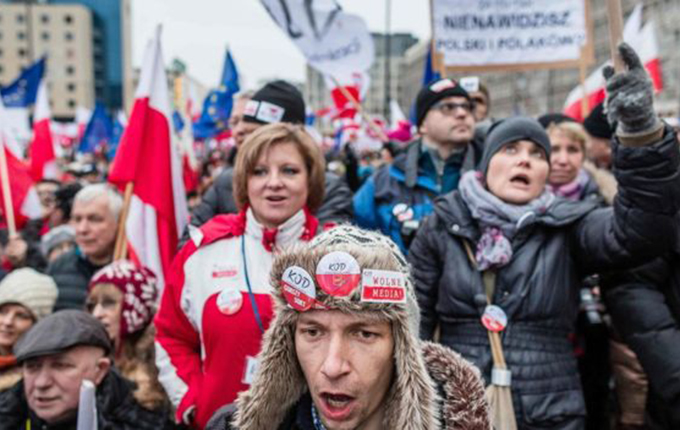 Bruksel, Komisioni Evropian heton shkeljet e demokracisë nga Polonia