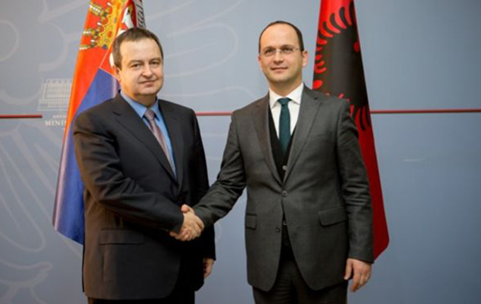 Tiranë, takimi Shqipëri-Itali-Serbi, Dacic: Zbutje raportesh me Shqipërinë