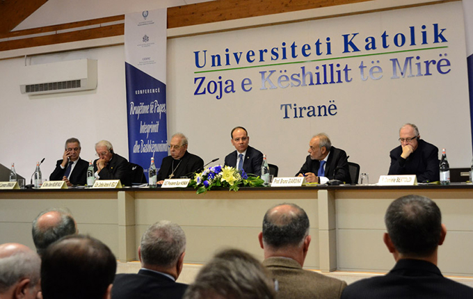 Tiranë, presidenti Nishani: Shqiptarët mbeten promovues të bashkëpunimit