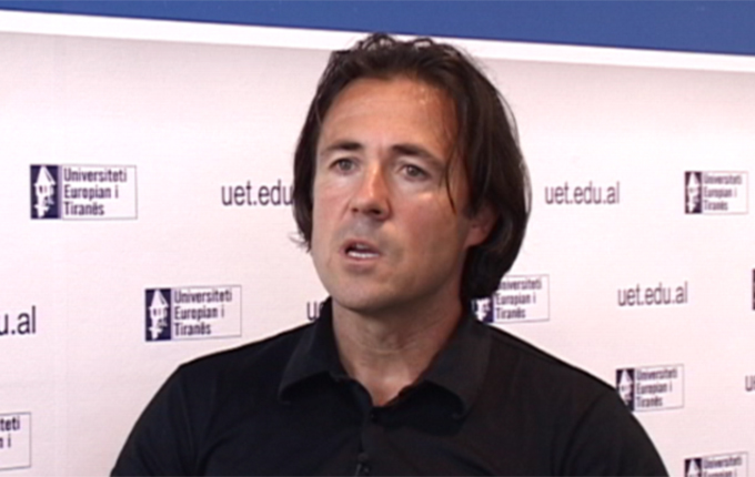 Mjekra si emancipim burrnor