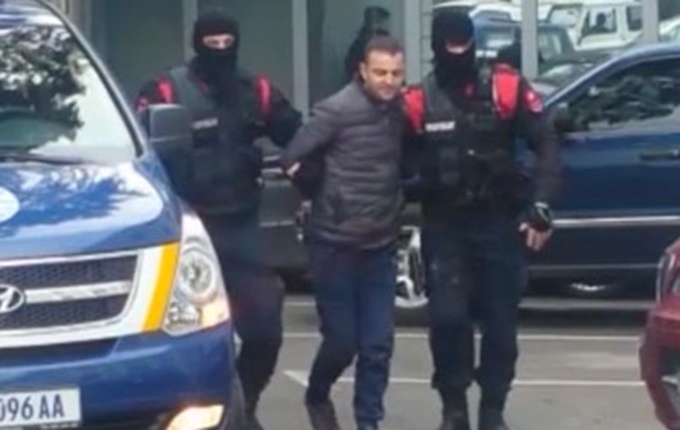 Tiranë, Shtraza në burg deri në fund të hetimit dhe gjykimit