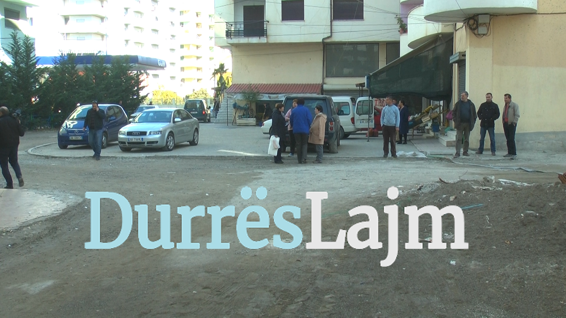 Shpërthimi i ujërave të zeza në sektorin Iliria, protestojnë banorët: Merrni masa (Video)