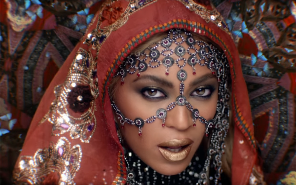 Beyonce vishet si indiane në klipin e ri, fansat e kritikojnë