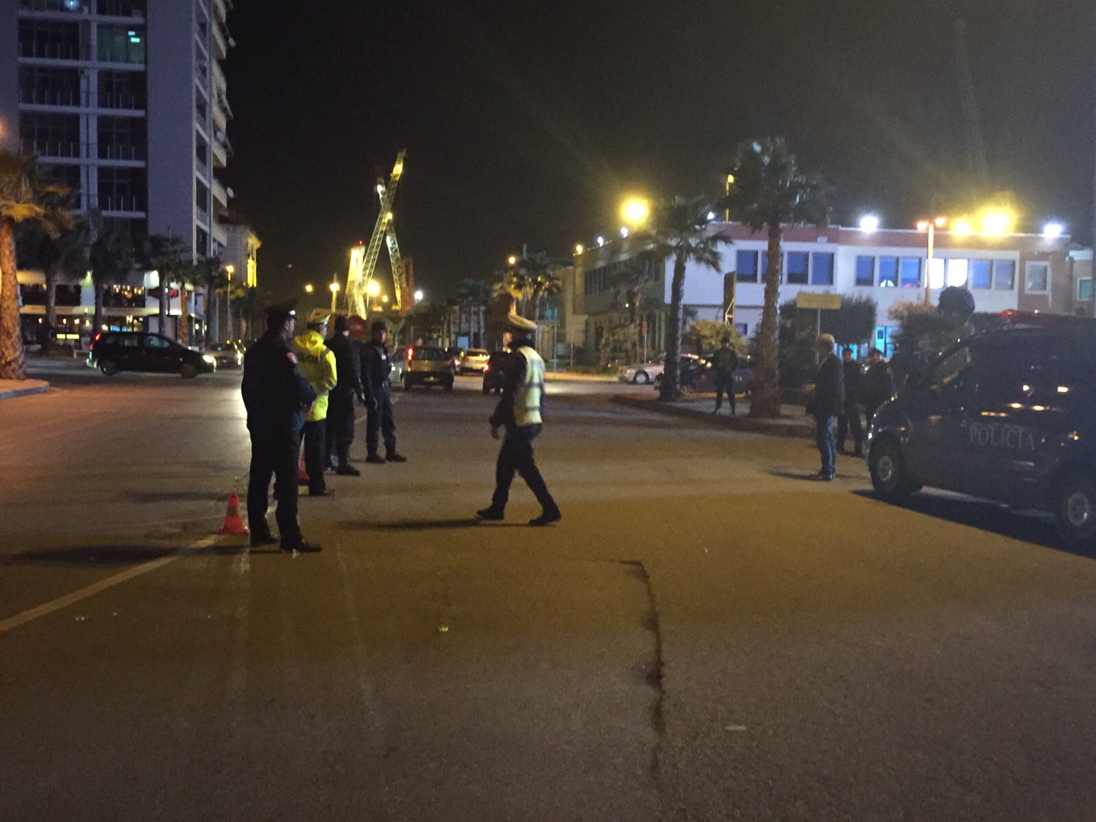 Foto lajm/ Policia e Durrësit kontrolle të rrepta automjeteve