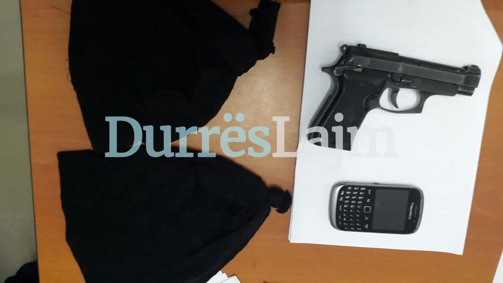 Aksioni për krimet në Durrës, arrestohen dy të rinj me armë dhe fishekë