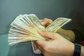 Zhbllokohen pagat e administratës