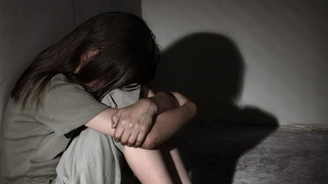 E mitura: Mësuesi abuzoi me mua për 2 vjet