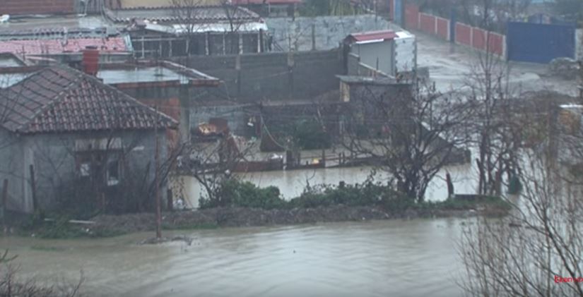 VIDEO/ Del nga shtrati lumi i Tiranës